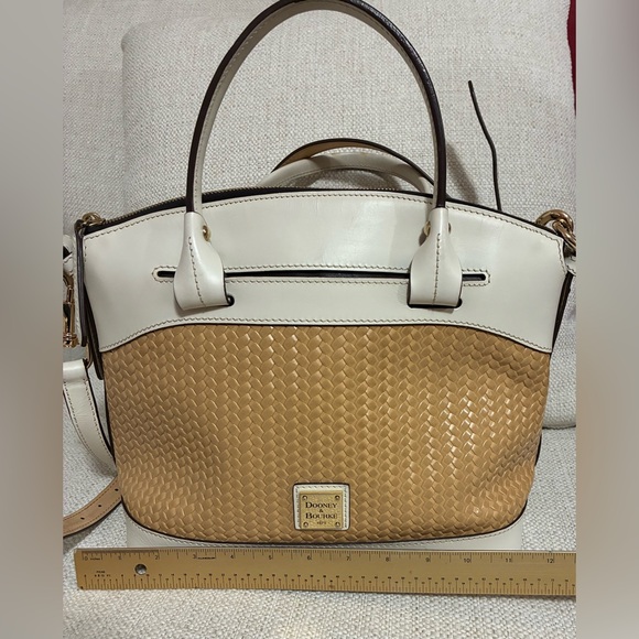 Dooney & Bourke EUC- Beacon Woven & Leather Satchel Beacon Tan and cream Handbag - Picture 11 of 16